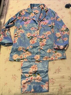 Girls Blue Floral Satin Pajama Set - Charming Sleepwear